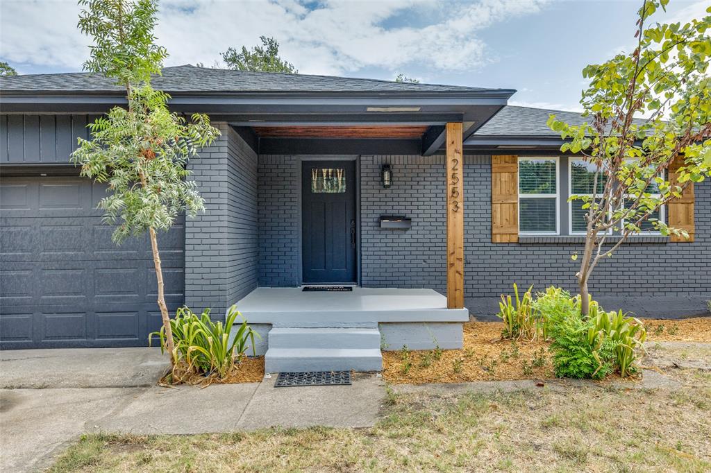 2553 Dorrington Drive Property Photo 1