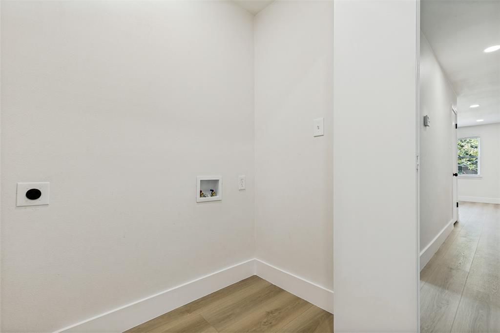 2553 Dorrington Drive Property Photo 8