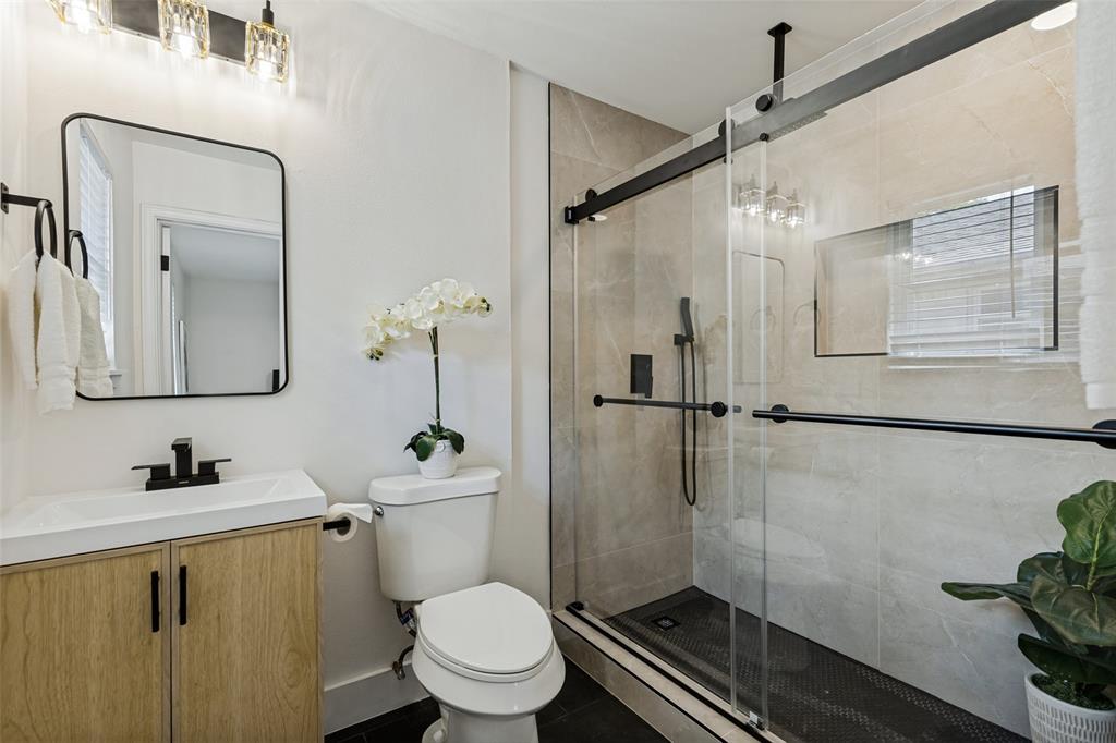 2553 Dorrington Drive Property Photo 14