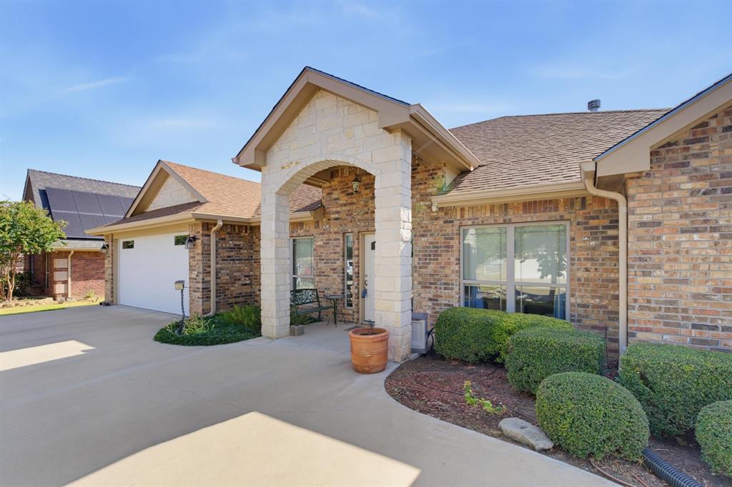 3225 White Oaks Drive Property Photo 1