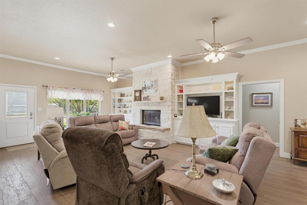 3225 White Oaks Drive Property Photo 7