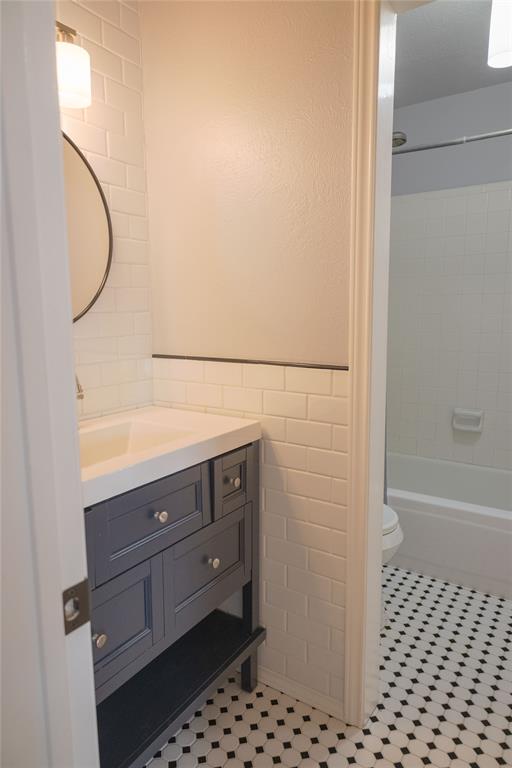 4676 Bracken Drive Property Photo 19