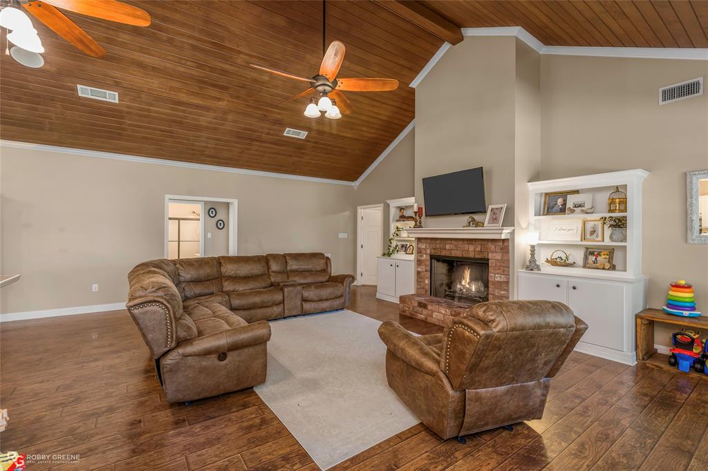 416 Graywood Drive Property Photo 6