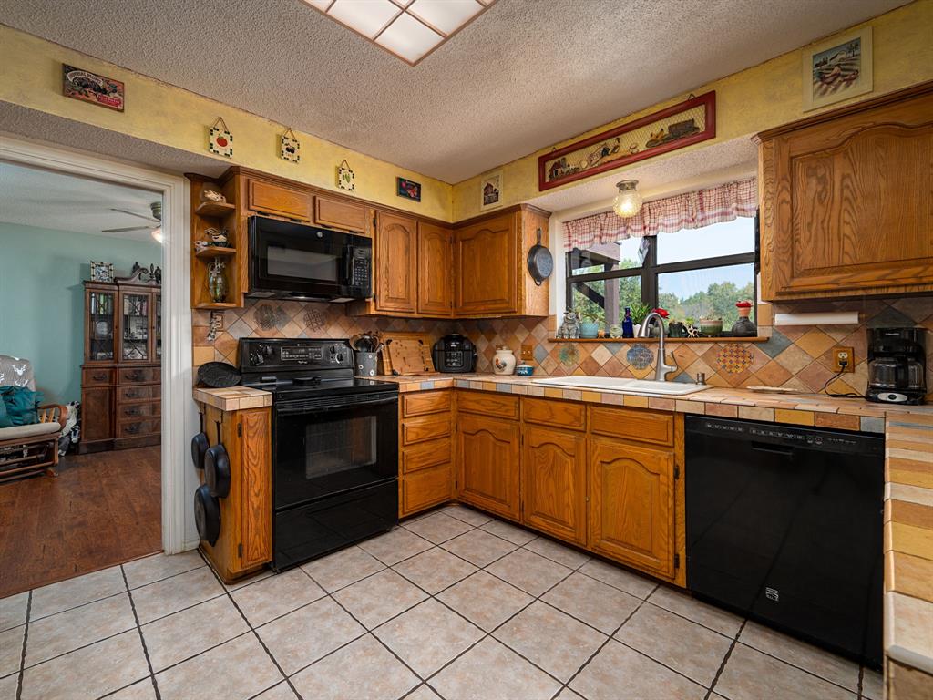 4475 County Road 3800 Property Photo 10