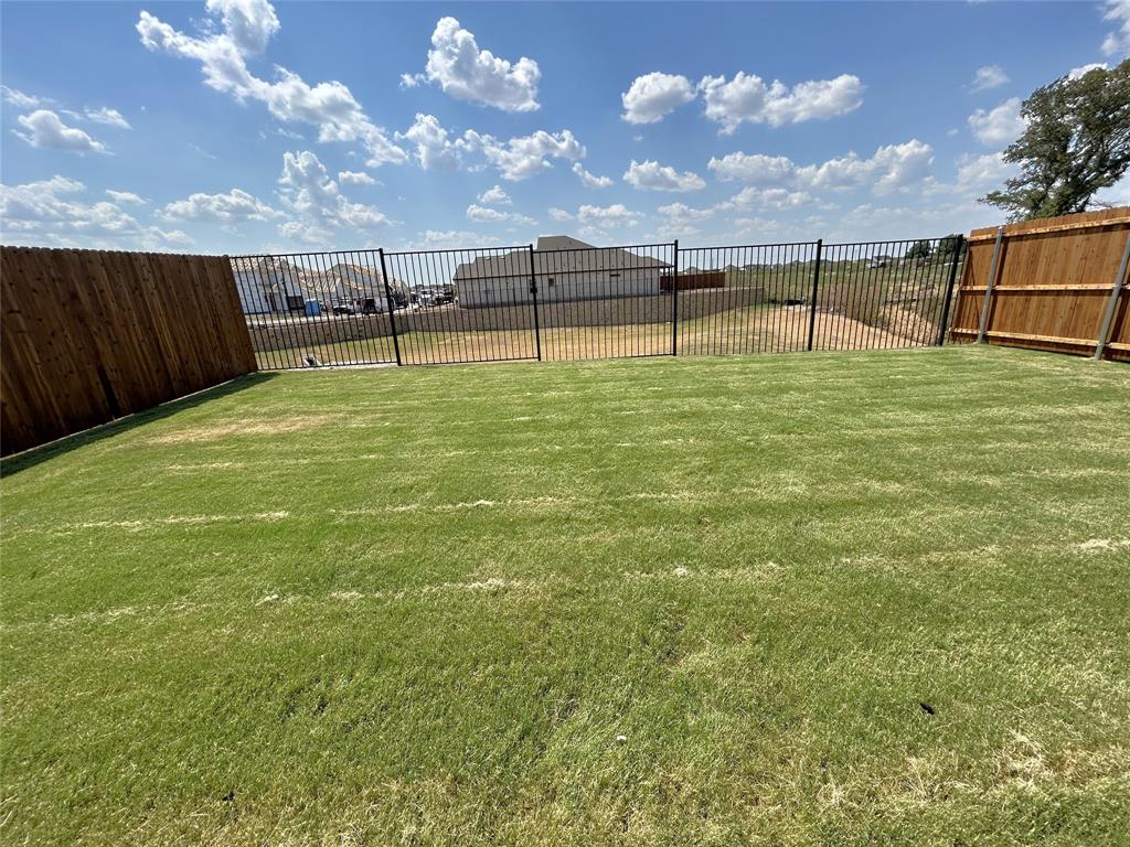 3704 Deer Drive Property Photo 6