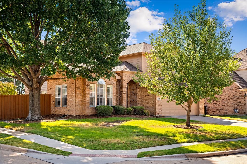 8120 Tavaros Drive Property Photo 3