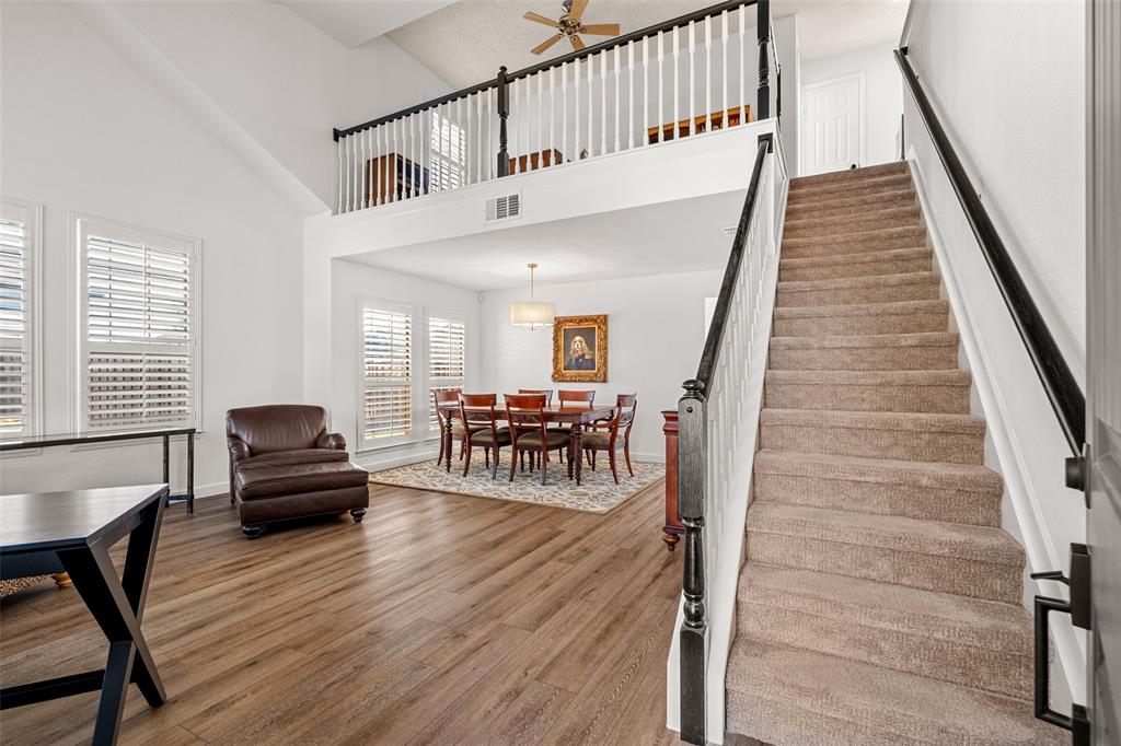 8120 Tavaros Drive Property Photo 4