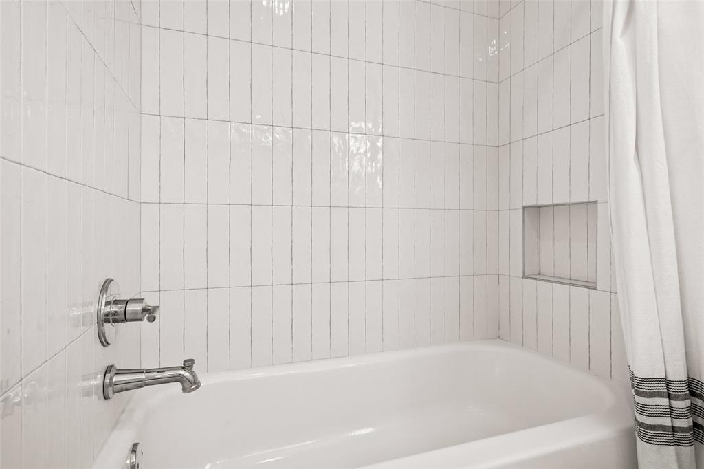 8120 Tavaros Drive Property Photo 24