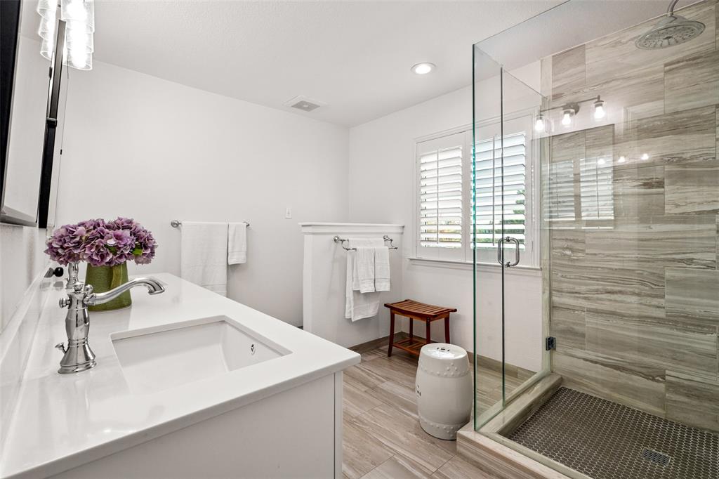 8120 Tavaros Drive Property Photo 27