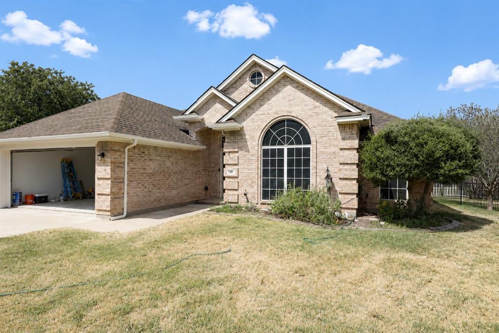 548 NW Wintercrest Road