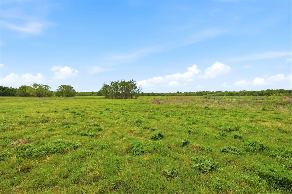 656 Southeast Loop Property Photo 1