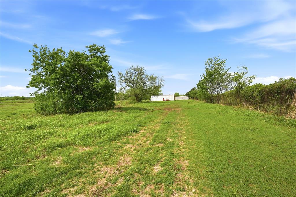 656 Southeast Loop Property Photo 6