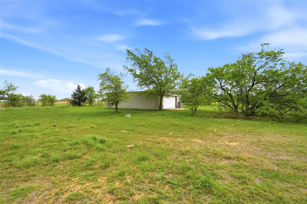 656 Southeast Loop Property Photo 9
