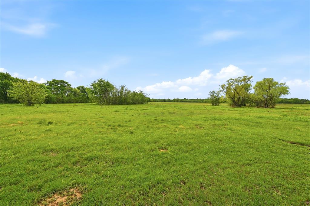 656 Southeast Loop Property Photo 13