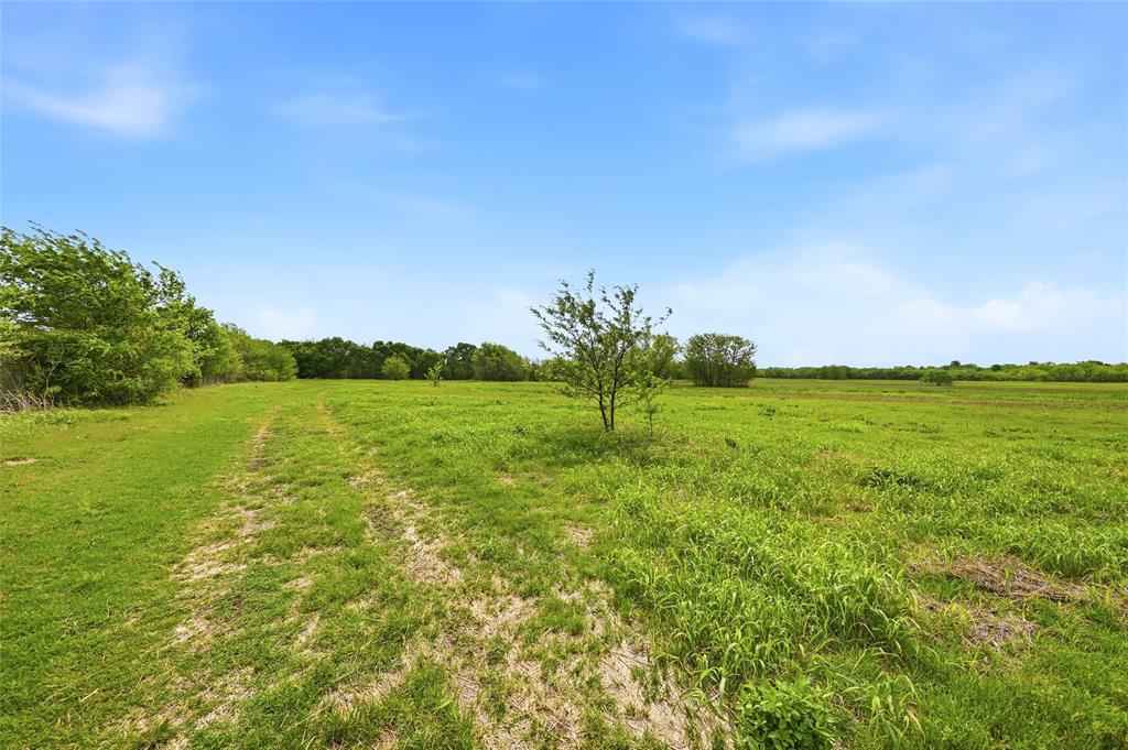 656 Southeast Loop Property Photo 14