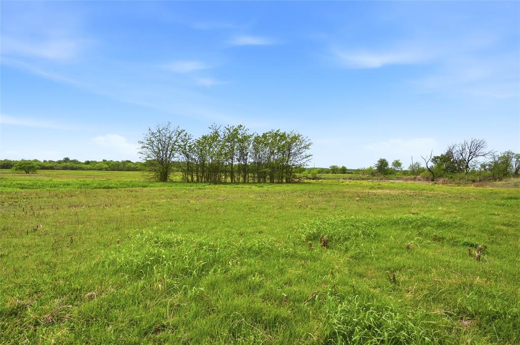 656 Southeast Loop Property Photo 15