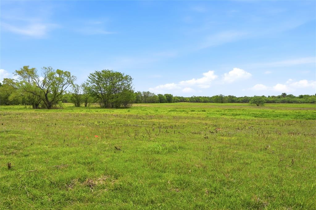 656 Southeast Loop Property Photo 16