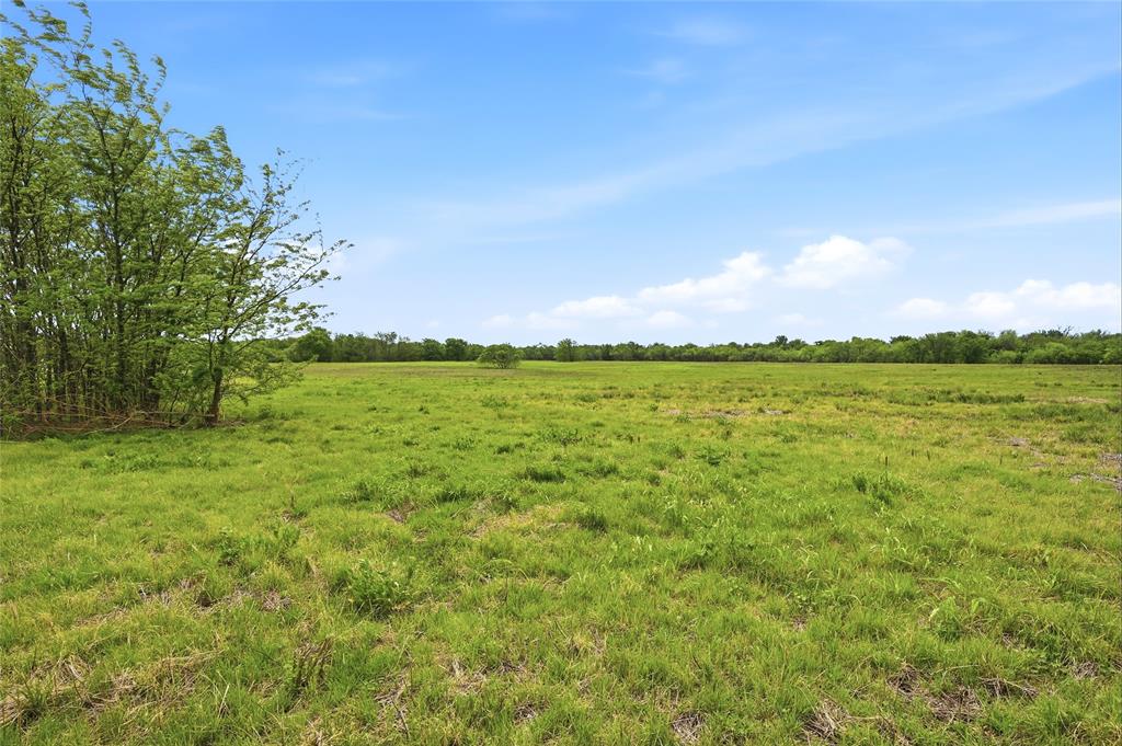 656 Southeast Loop Property Photo 18