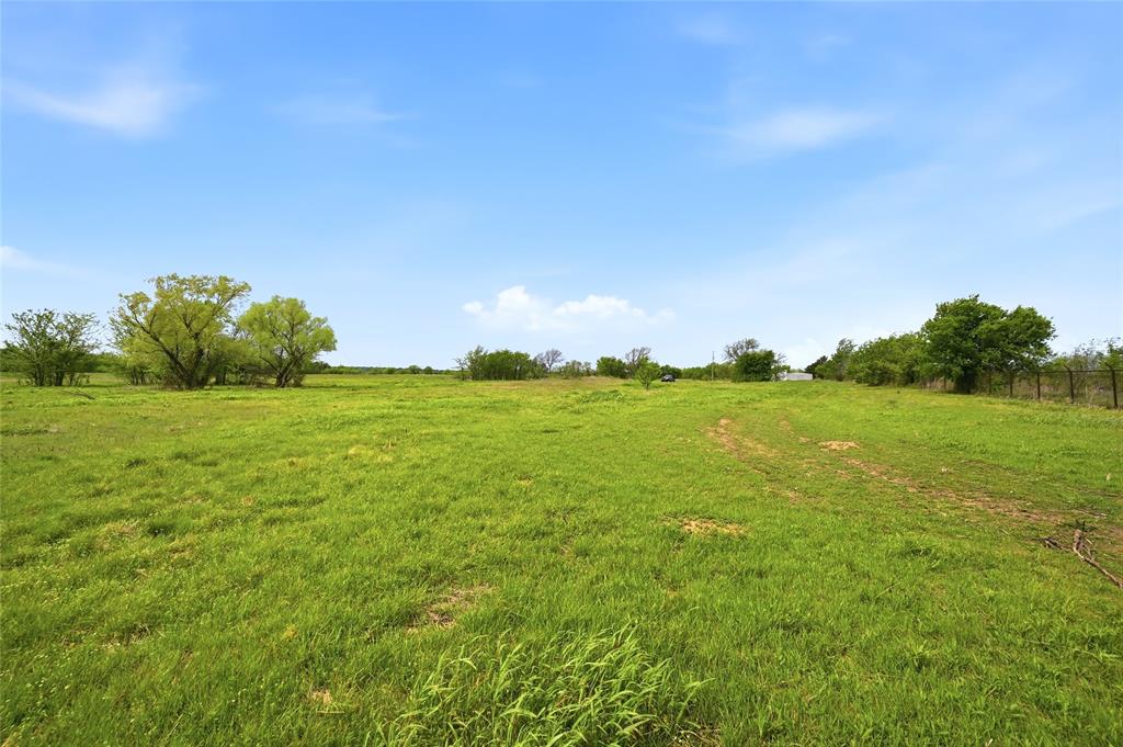 656 Southeast Loop Property Photo 19