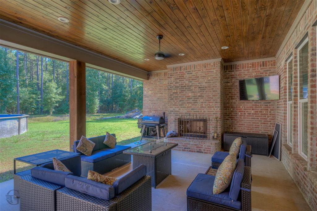14734 Highway 157 Property Photo 9