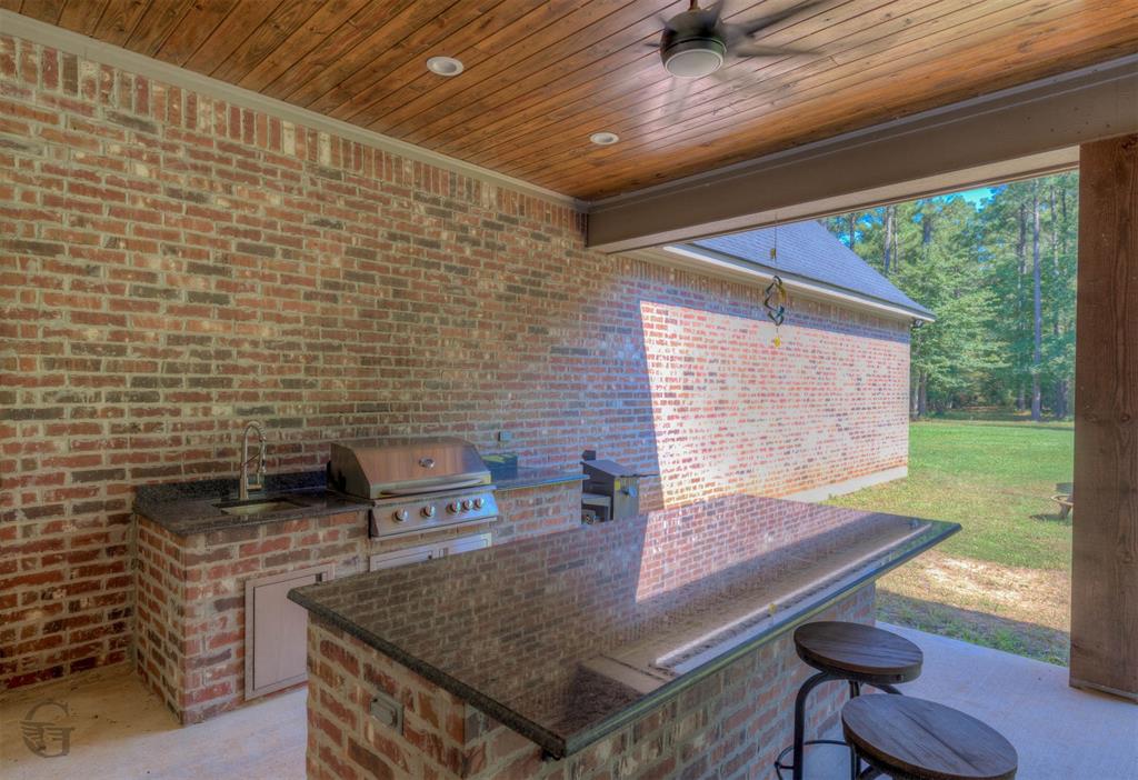 14734 Highway 157 Property Photo 10