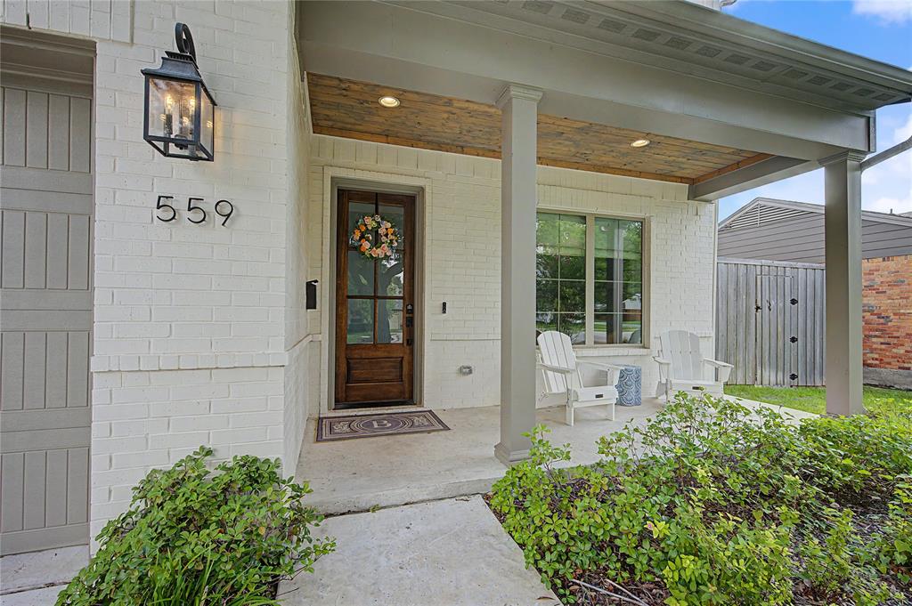 559 Coolair Drive Property Photo 2