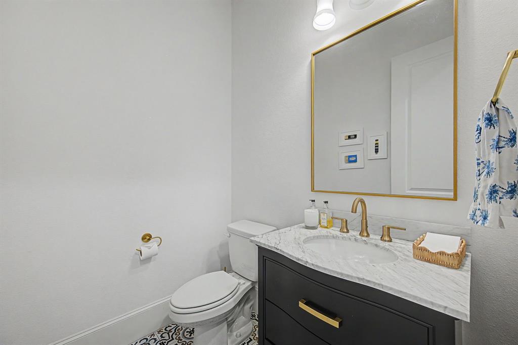559 Coolair Drive Property Photo 13