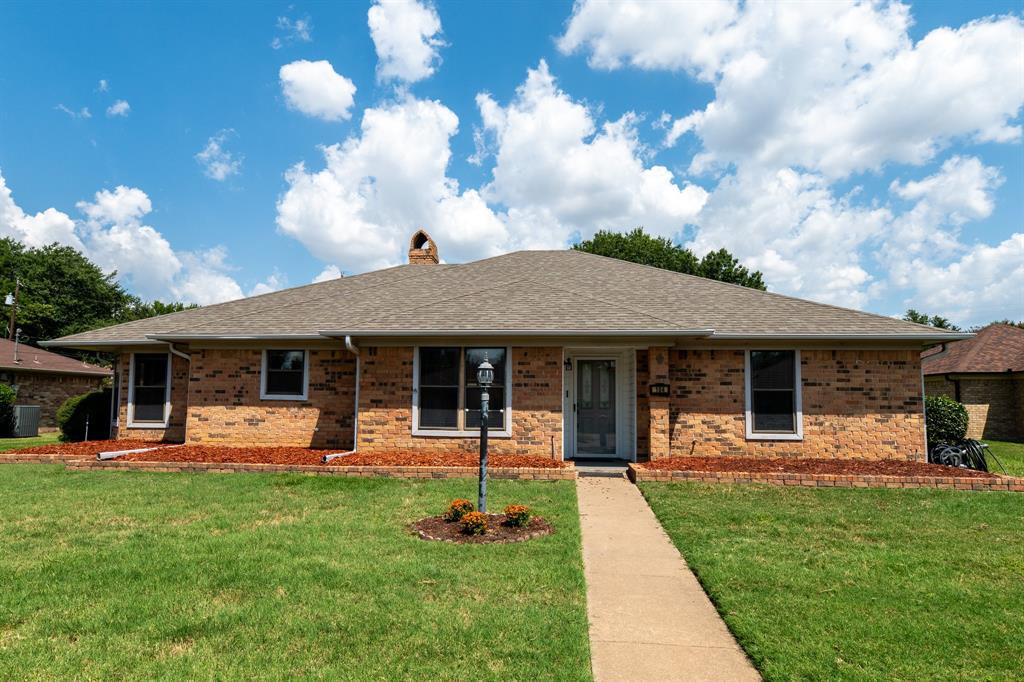 104 Cedar Springs Boulevard Property Photo 1