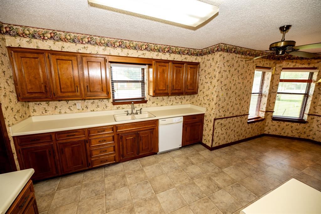 104 Cedar Springs Boulevard Property Photo 9