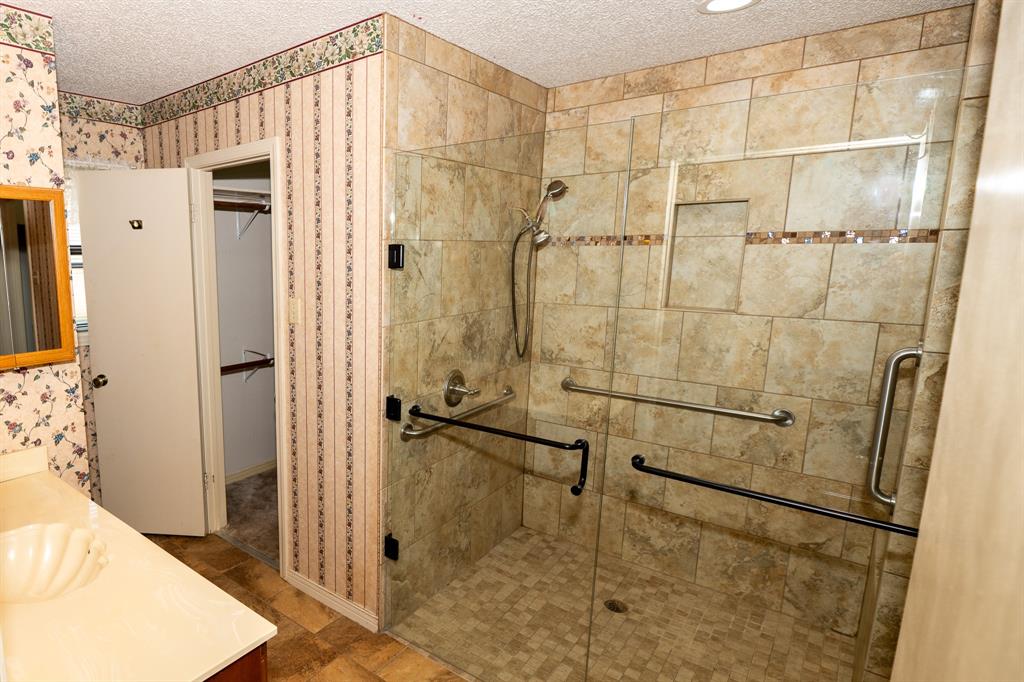 104 Cedar Springs Boulevard Property Photo 15