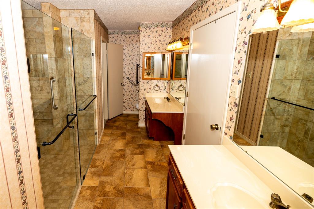 104 Cedar Springs Boulevard Property Photo 16