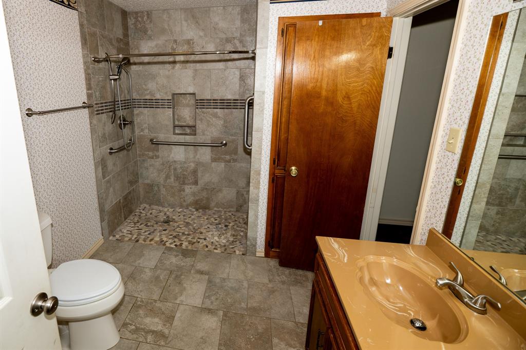 104 Cedar Springs Boulevard Property Photo 21