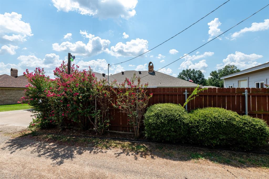104 Cedar Springs Boulevard Property Photo 33