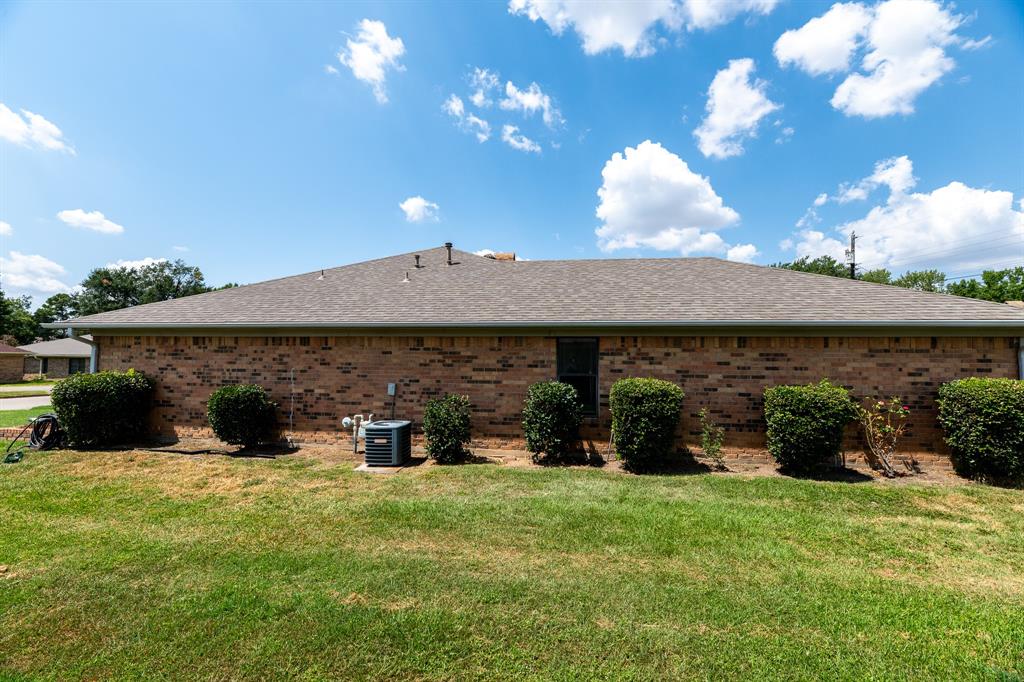 104 Cedar Springs Boulevard Property Photo 34