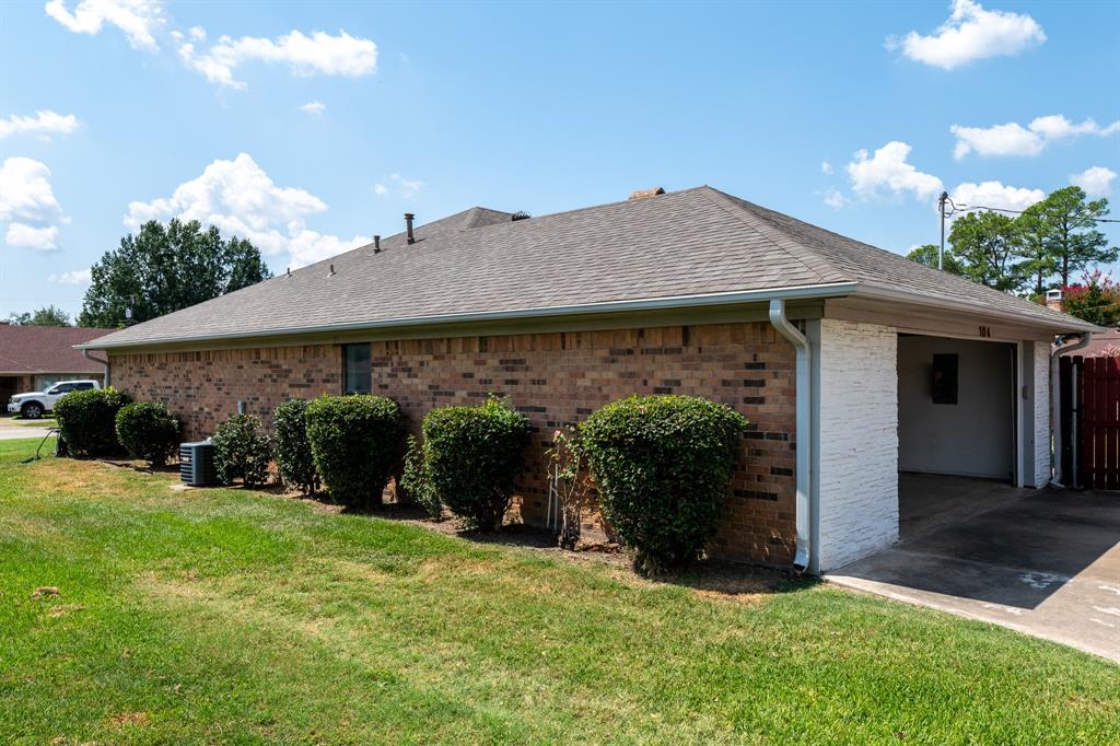 104 Cedar Springs Boulevard Property Photo 36