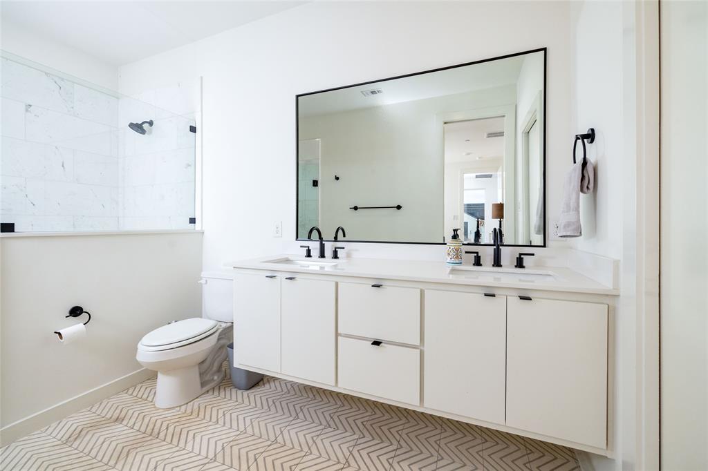 2118 N Carroll Avenue 101 Property Photo 25