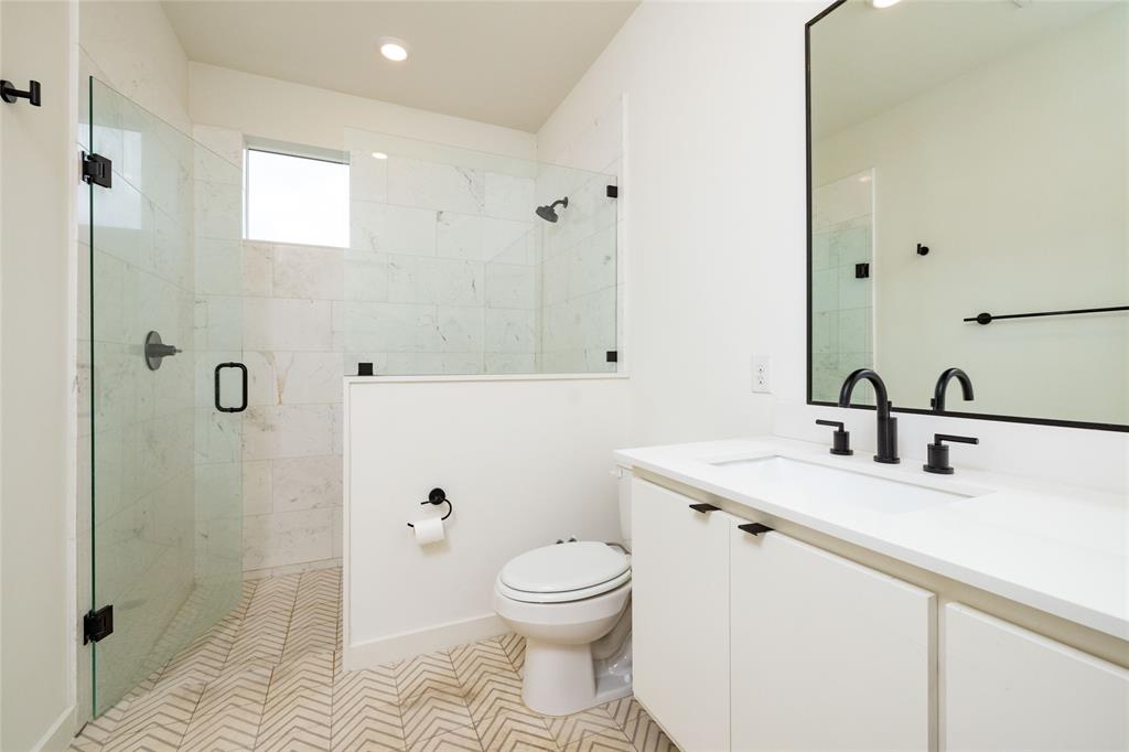 2118 N Carroll Avenue 101 Property Photo 26