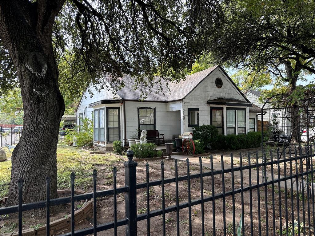 7805 Wanebe Drive Property Photo 1