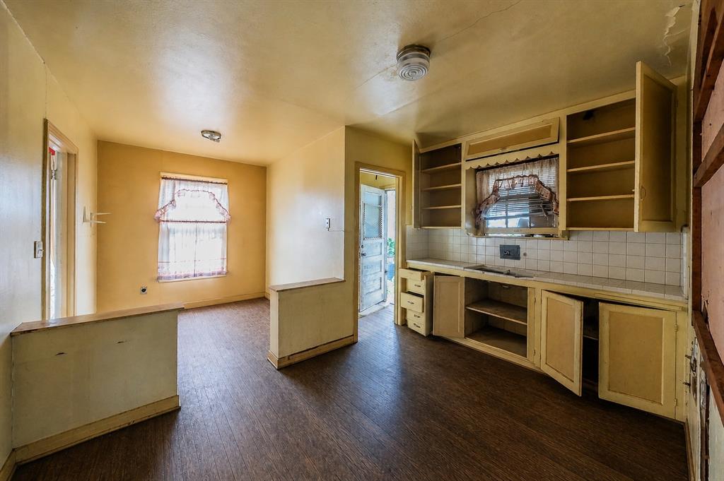 5801 Kilpatrick Avenue Property Photo 2