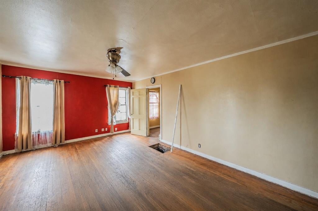5801 Kilpatrick Avenue Property Photo 6