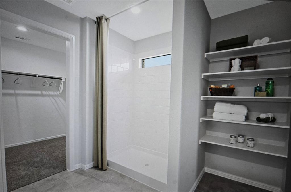 1517 Central Park Drive Property Photo 10
