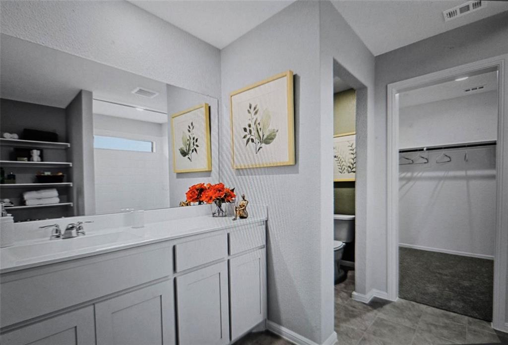 1517 Central Park Drive Property Photo 11