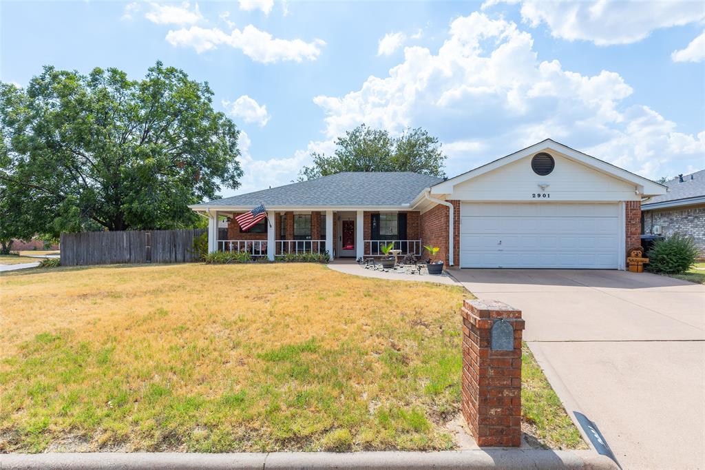 2901 Oak Ridge Court Property Photo 1