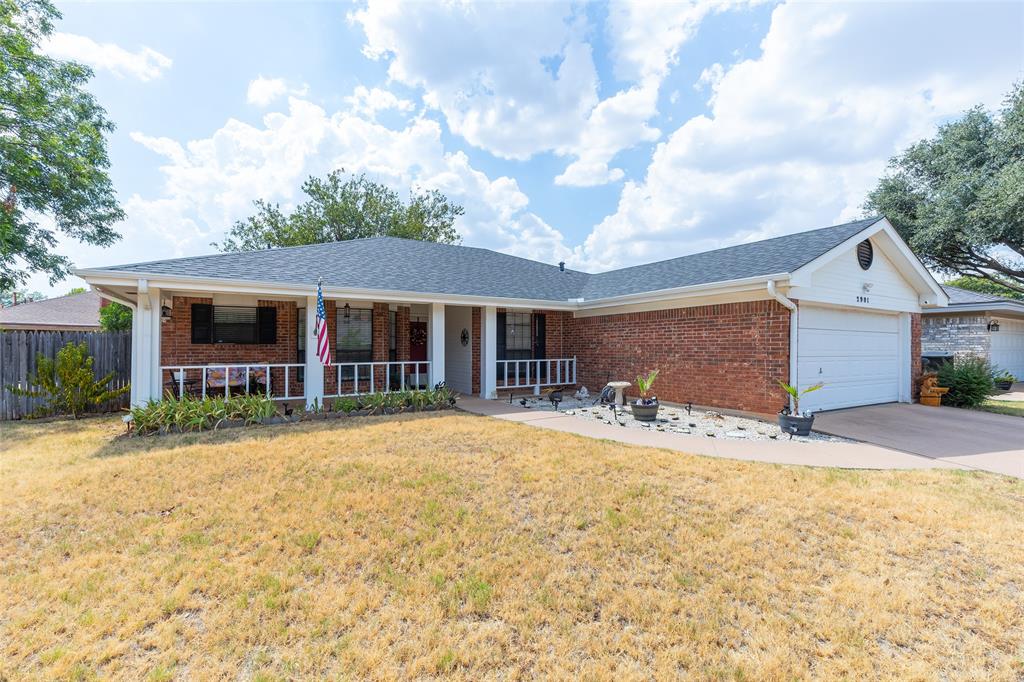 2901 Oak Ridge Court Property Photo 1