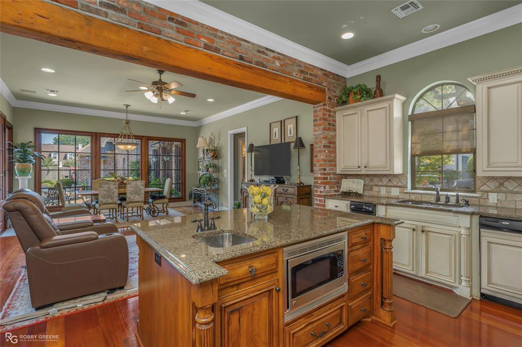 209 Evangeline Walk Property Photo 11
