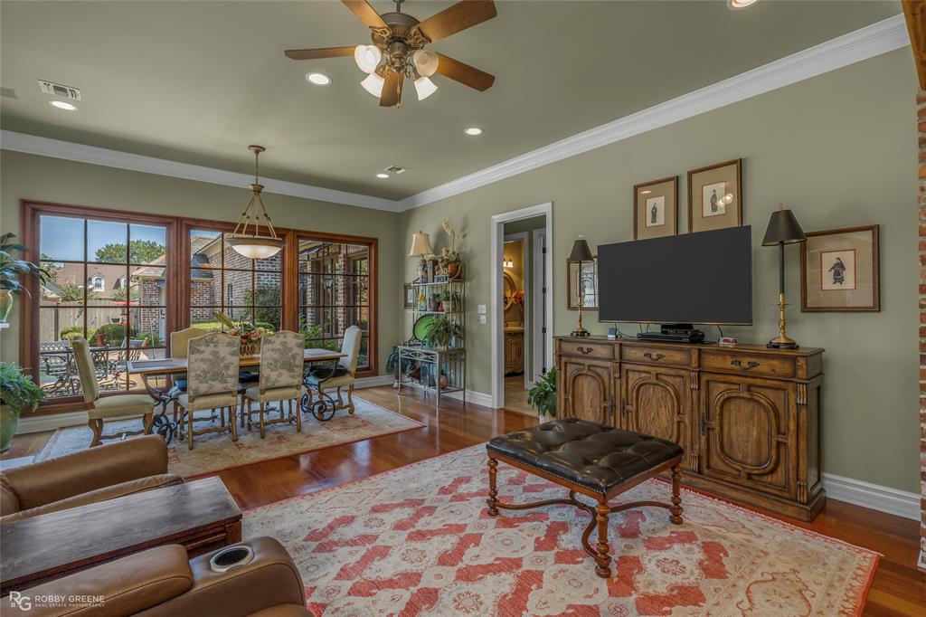 209 Evangeline Walk Property Photo 14