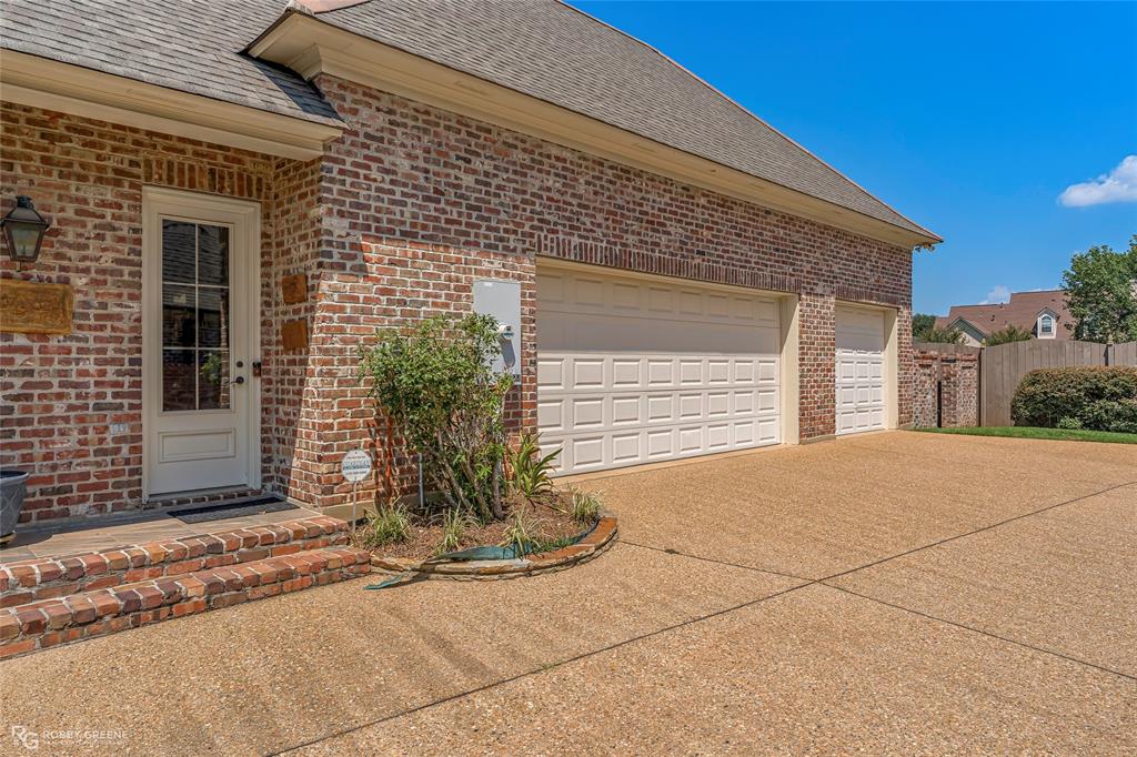 209 Evangeline Walk Property Photo 32