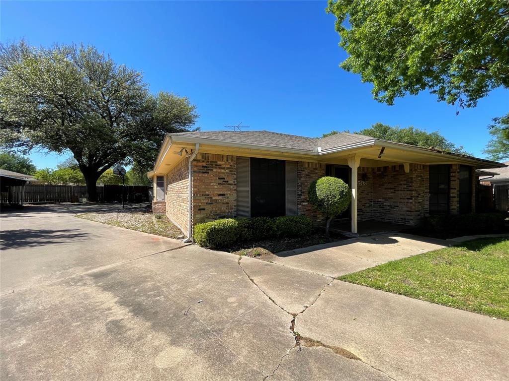 4508 Mill Pond Court Property Photo 2