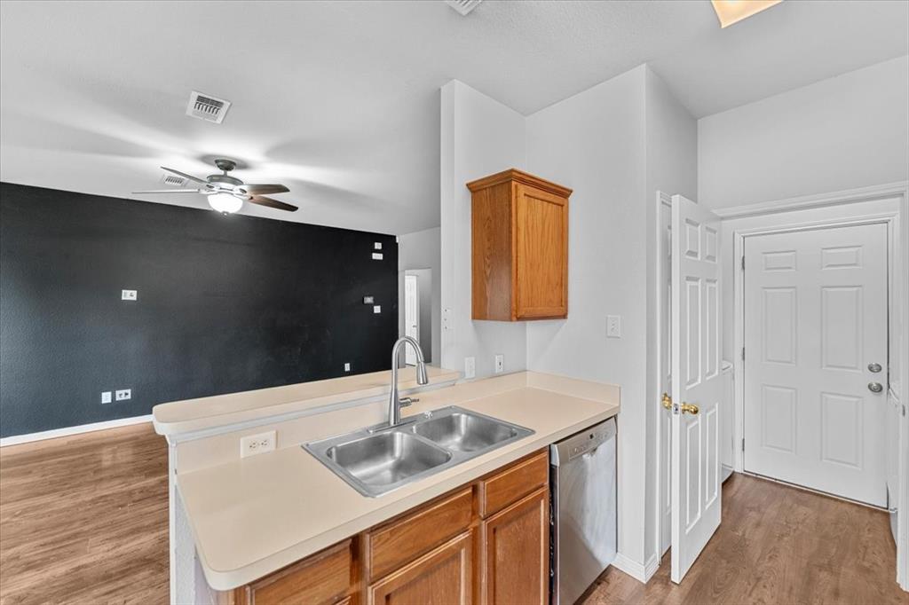10505 Braewood Drive Property Photo 10