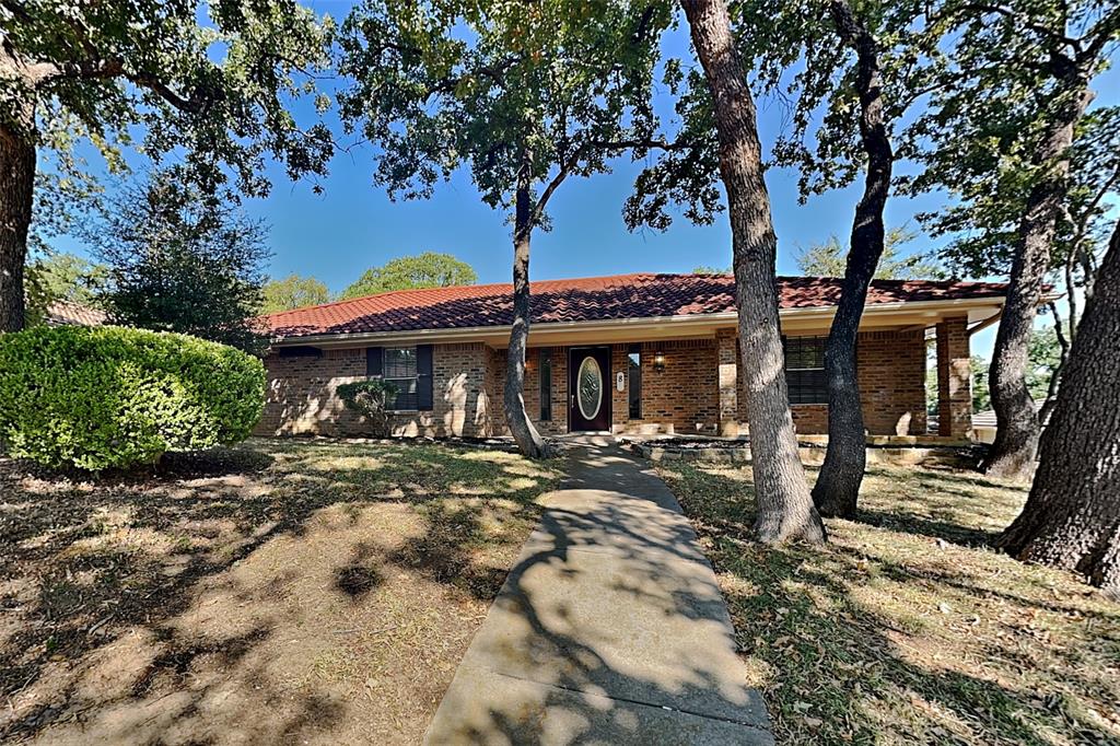 8 Lake Forest Drive Property Photo 1